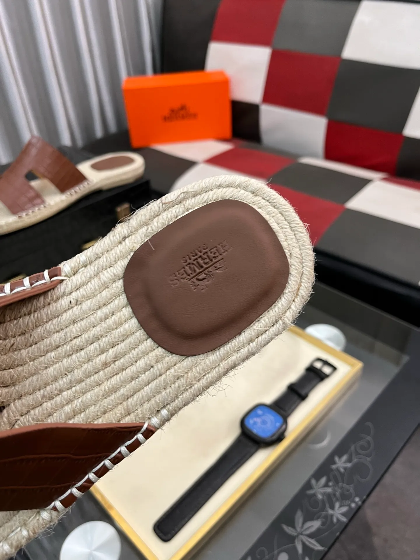 Men's shoes 💰340⌚️⌚️《HERMES》Hermes 💁♂️Men's casual slippers, compare the quality at the counter🧚🏿♂️ The upper layer has a stone pattern with clear texture, showing high-end, high-end, comfortable to wear and versatile. Purely hand-pulled, raw rubber breathable outsole, breathable and comfortable lambskin lining, 100% comfortable density, original rubber outsole wear-resistant code number 38-44. Can be customized 45-46-47
